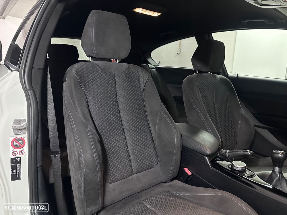 BMW 118 d Pack M - 14