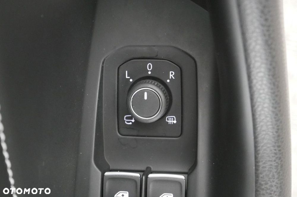 Volkswagen Passat Variant 2.0 TSI Elegance DSG - 35