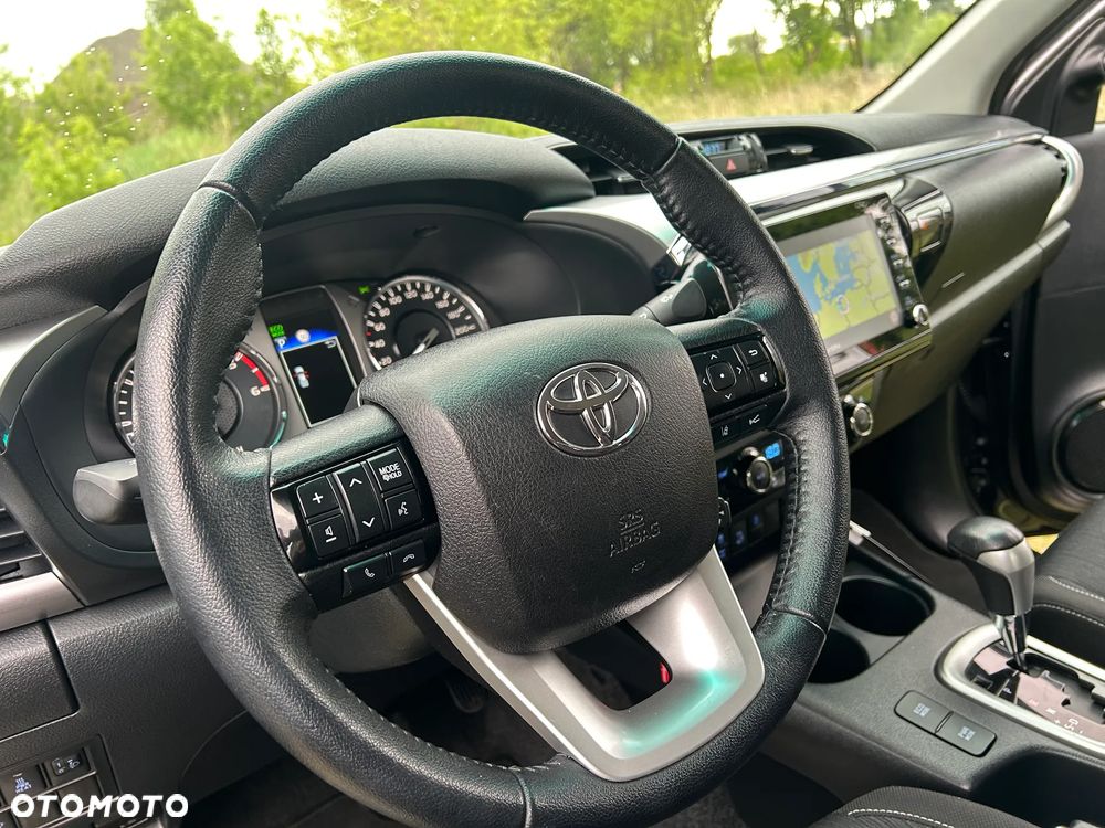 Toyota Hilux 4x4 Double Cab Autm Executive - 17