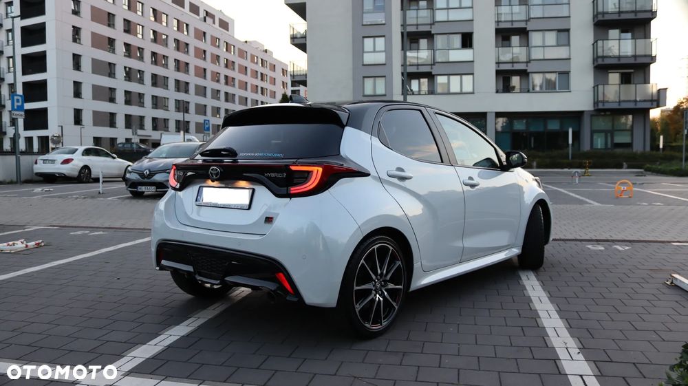 Toyota Yaris 1.5 VVT-i GR SPORT - 3