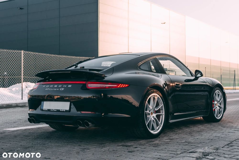 Porsche 911 Carrera 4S - 8