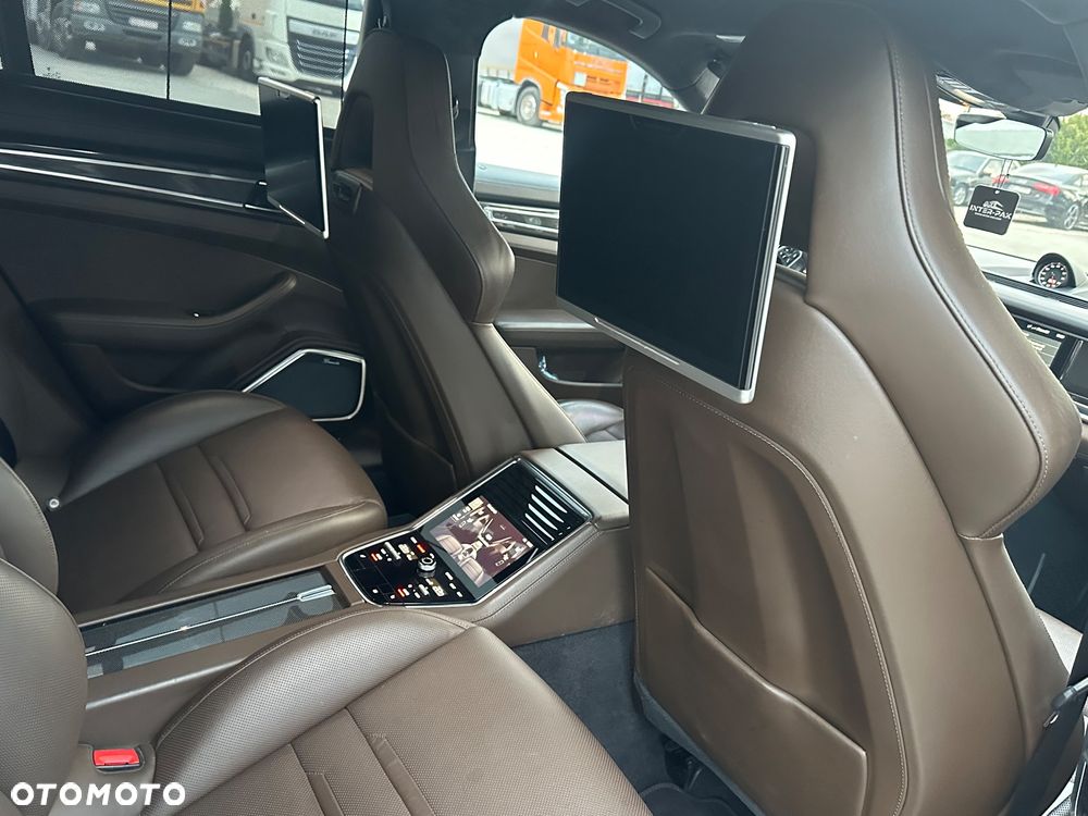 Porsche Panamera - 16