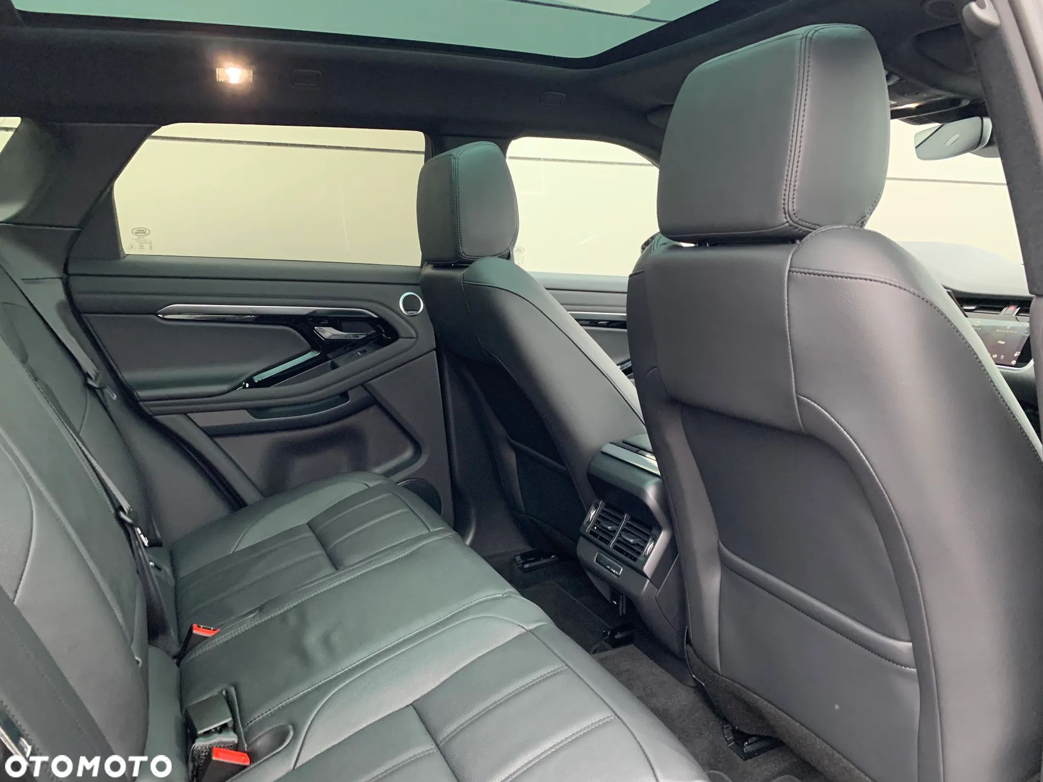Land Rover Range Rover Evoque - 12