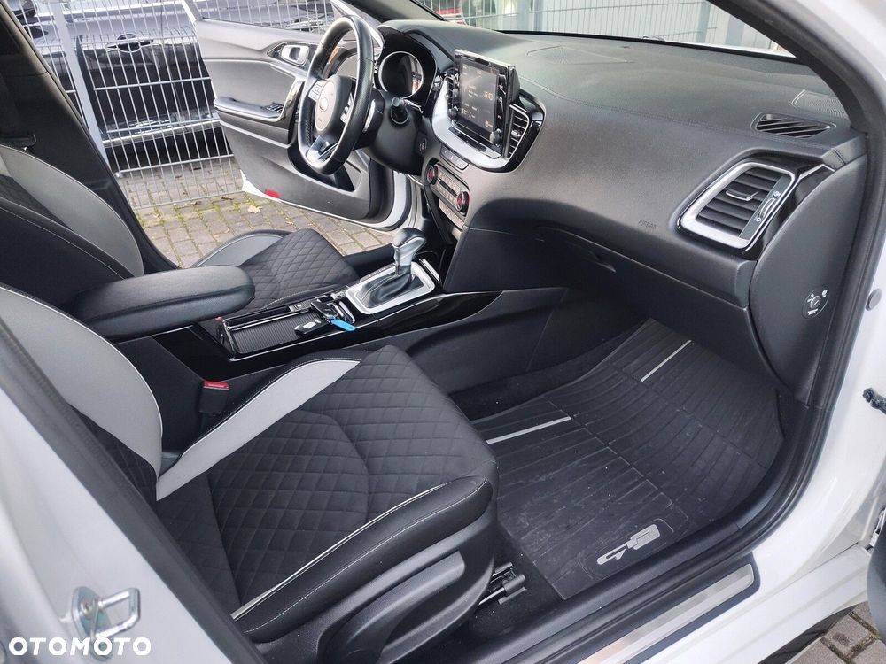 Kia ProCeed 1.5 T-GDI DCT7 OPF GT LINE - 27