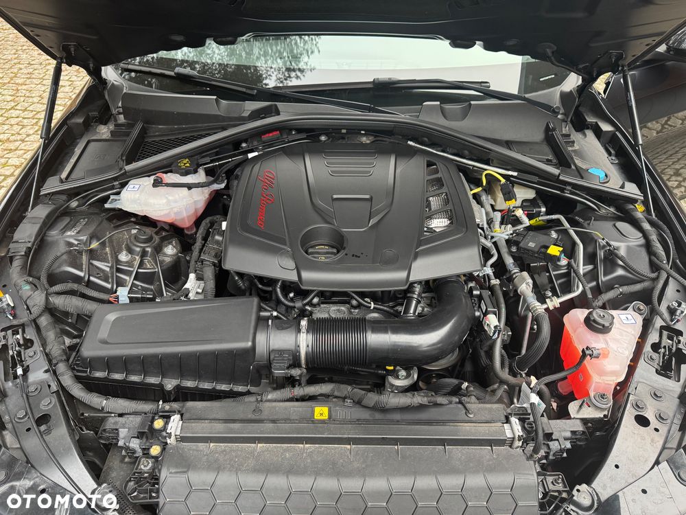 Alfa Romeo Giulia 2.0 Turbo Competizione Q4 - 30