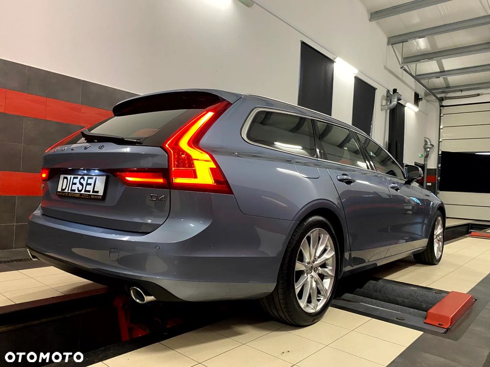 Volvo V90 D4 Inscription - 13