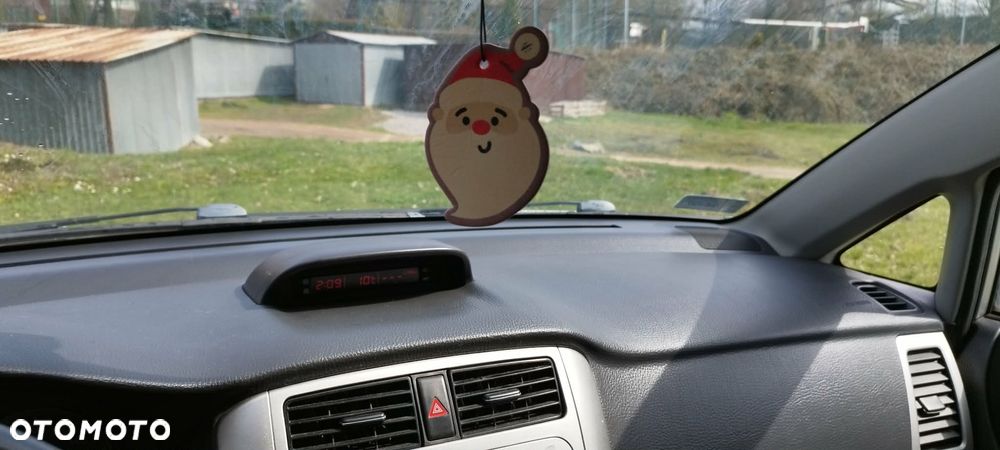 Suzuki Liana 1.6 - 13