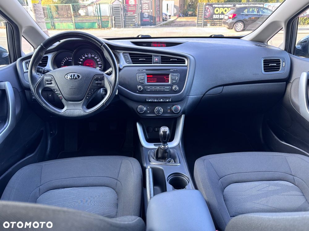 Kia Ceed 1.6 GDI ISG Dream-Team Edition - 33