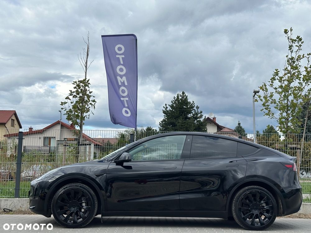 Tesla Y Performance AWD - 9