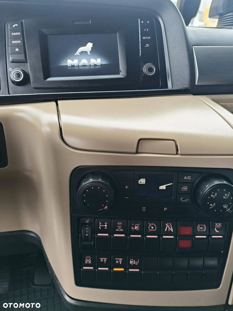 MAN TGX 26.460 / ZESTAW PRZEJAZDOWY / WINDA / KLIMA POSTOJOWA / - 37