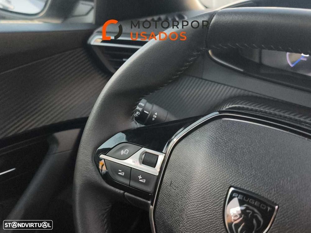 Peugeot 2008 1.2 Hybrid Allure e-DCS6 - 18