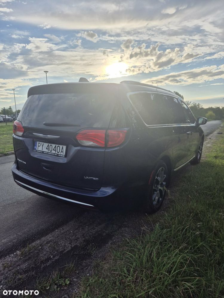 Chrysler Pacifica - 6