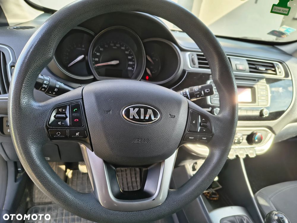 Kia Rio 1.2 L - 11