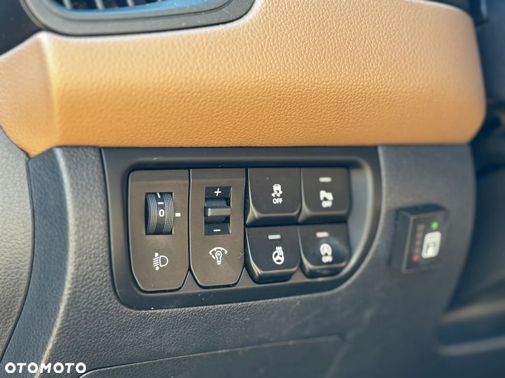 Kia Rio 1.4 L - 12