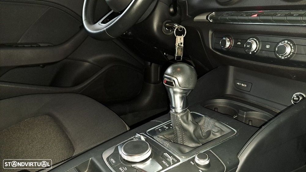 Audi A3 Limousine 30 TFSI Design S tronic - 8