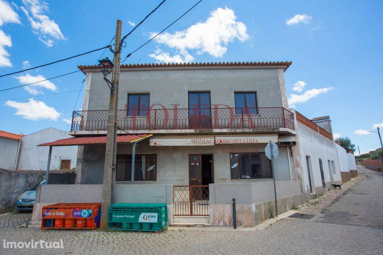 Prédio 2 Pisos com Terraço - Grande imagem: 3/28