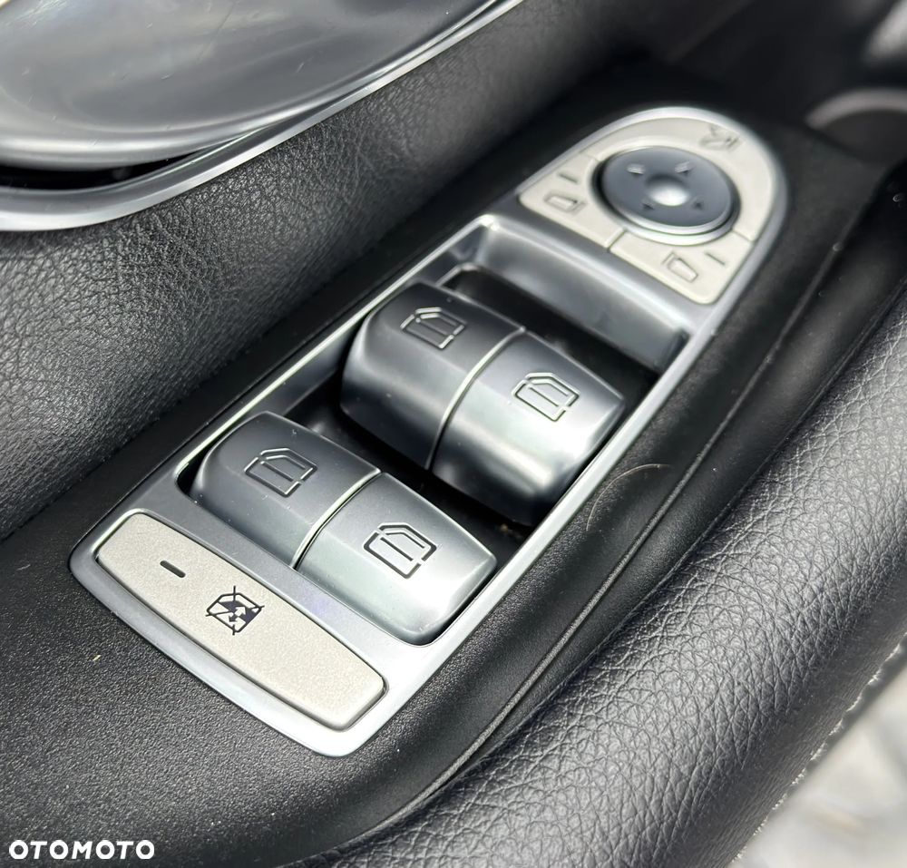 Mercedes-Benz Klasa E 200 d 9G-TRONIC - 16
