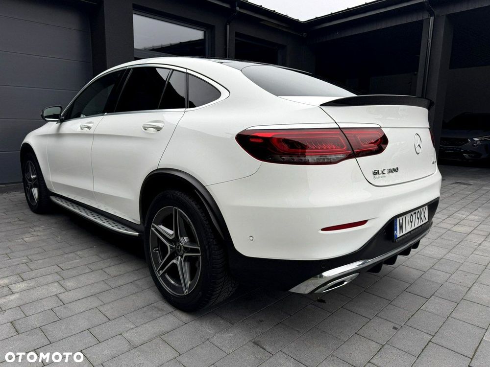 Mercedes-Benz GLC 300 4Matic 9G-TRONIC AMG Line Plus - 32