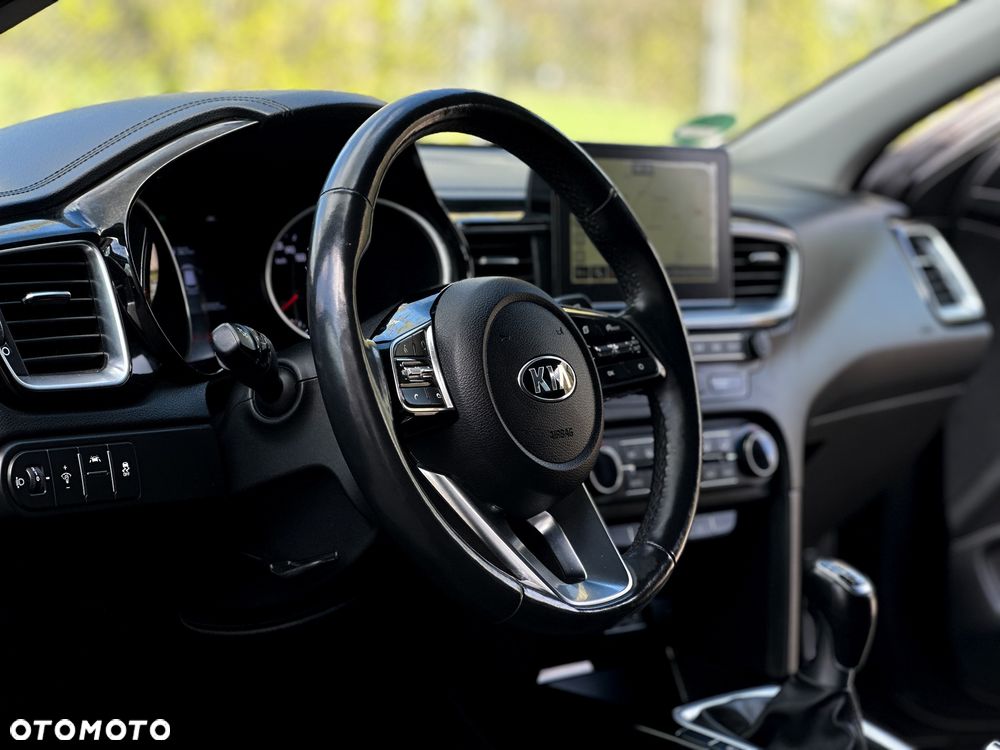 Kia Ceed 1.6 CRDi Platinum Edition - 27