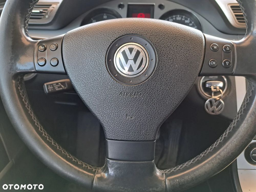 Volkswagen Passat - 24