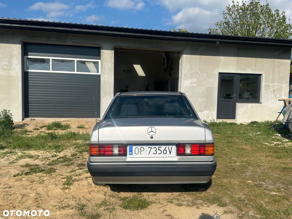 Mercedes-Benz W201 (190) - 8