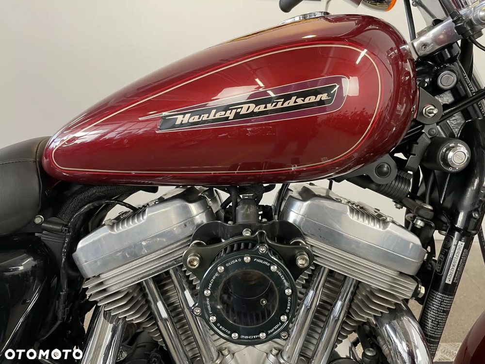 Harley-Davidson Sportster Custom 883C - 11