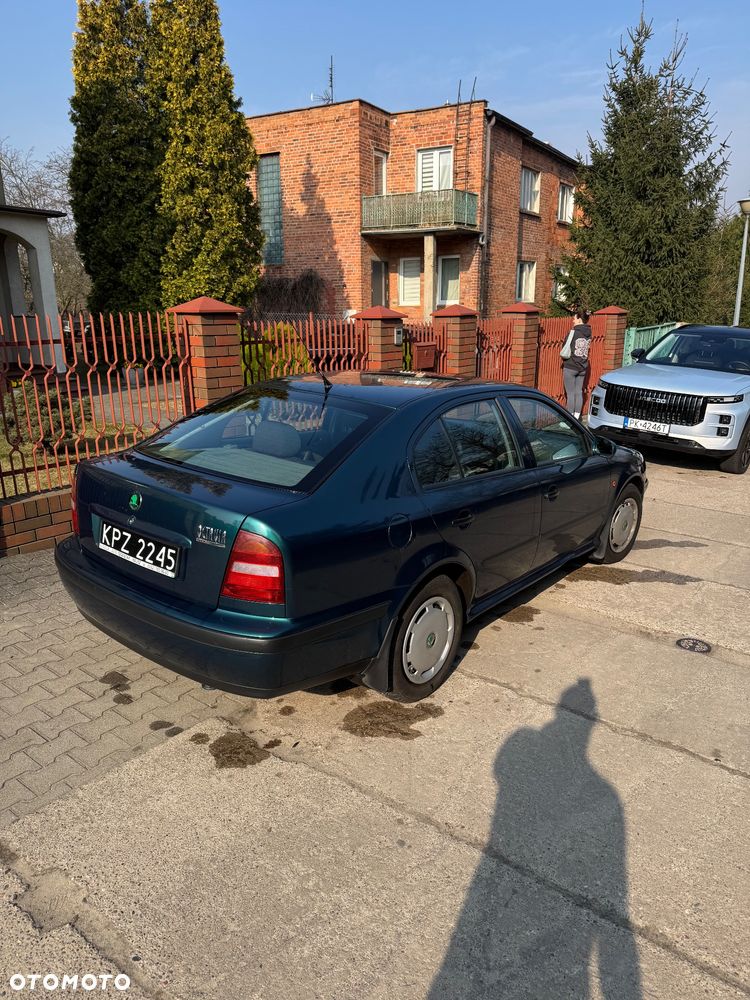 Skoda Octavia 1.6 GLX - 5