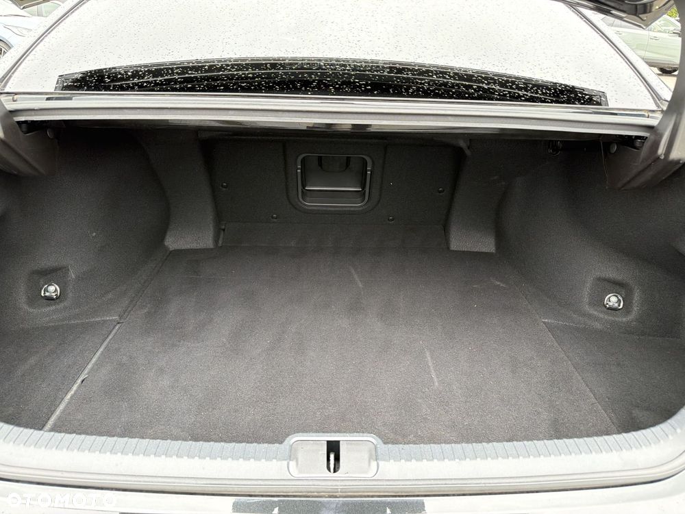 Lexus ES 300h Business Edition - 13