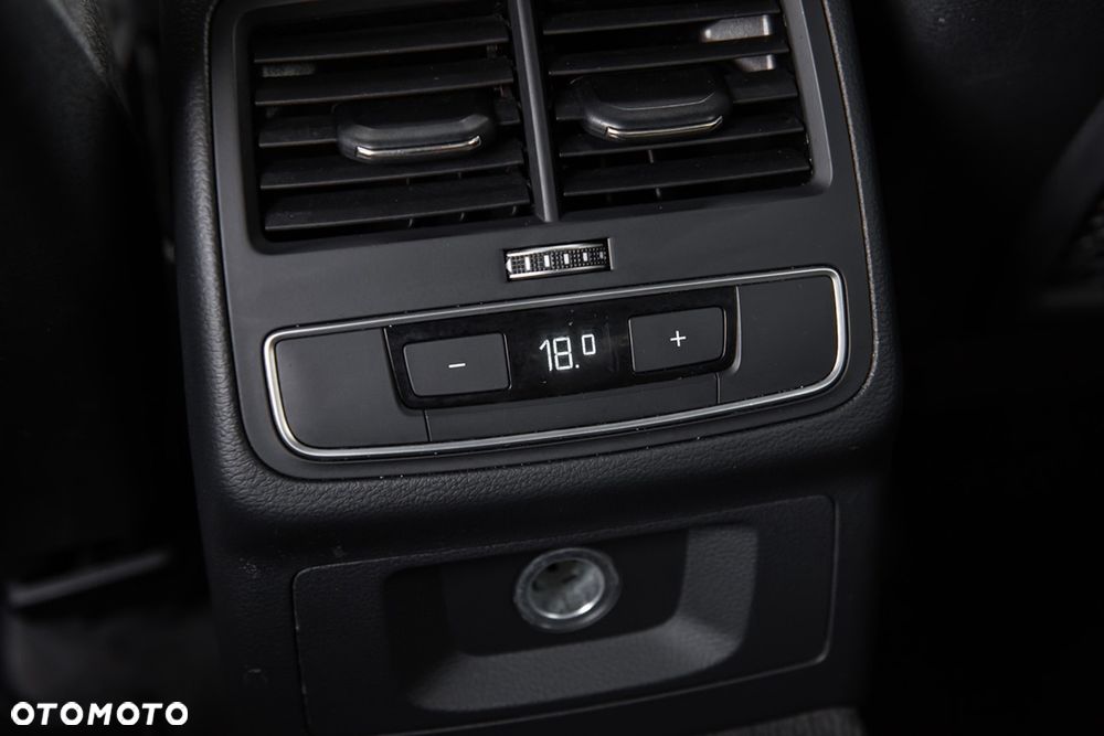 Audi A4 Limousine 35 TFSI mHEV S Line S tronic - 29