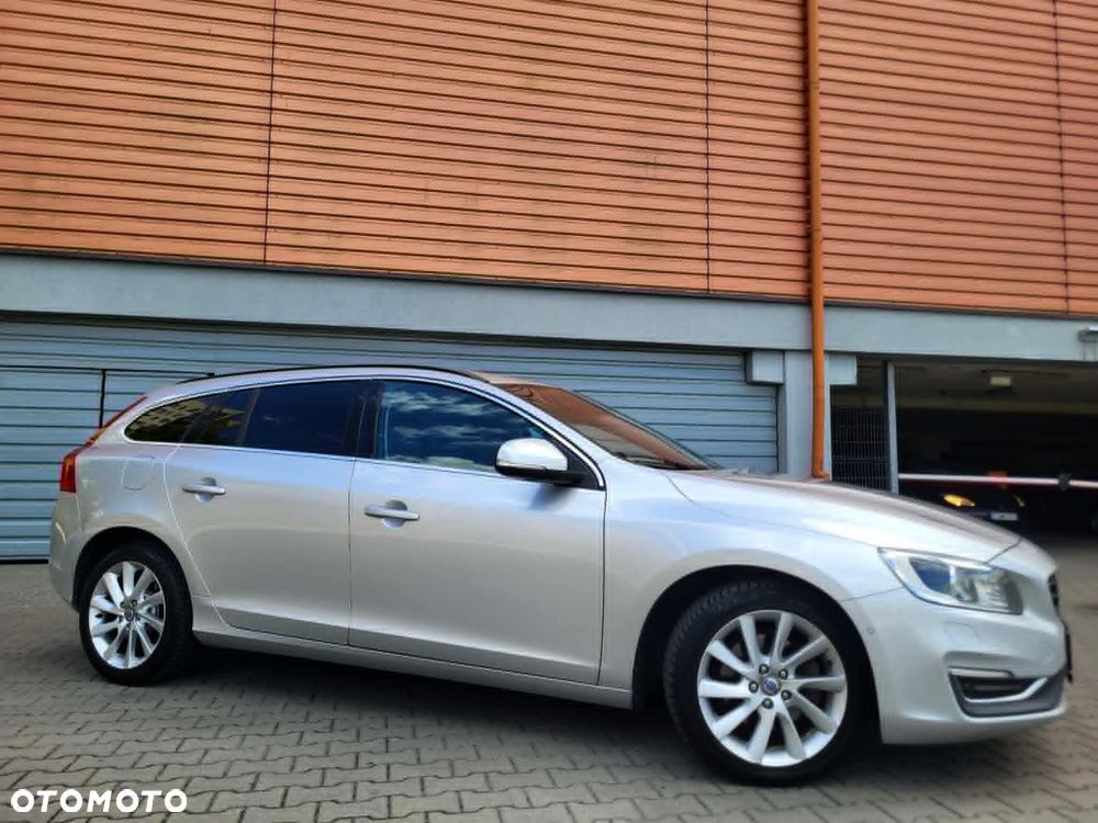 Volvo V60 D4 Momentum - 13