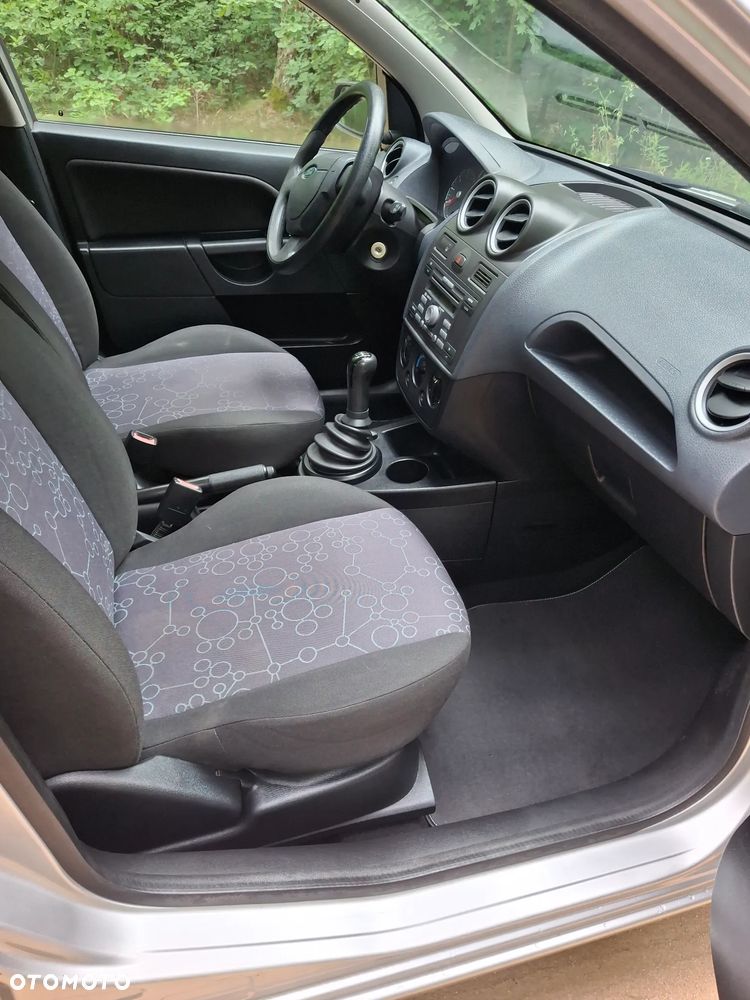 Ford Fiesta - 11