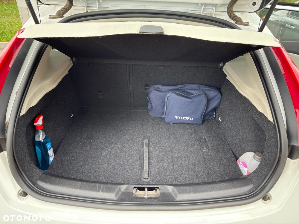 Volvo V40 T3 Drive-E Momentum - 13