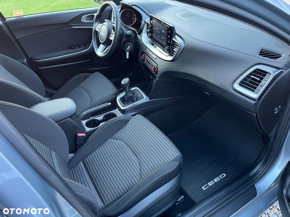 Kia Ceed 1.5 T-GDI M - 10