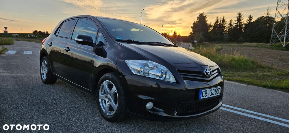 Toyota Auris 1.6 Valvematic Executive - 2