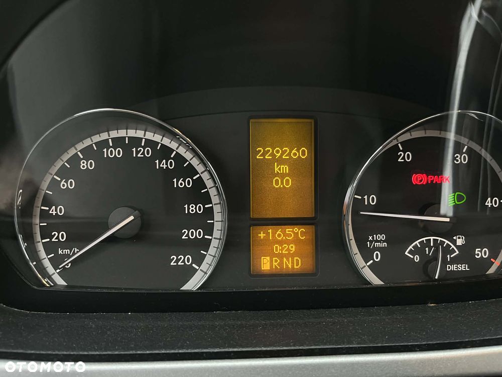 Mercedes-Benz Viano - 9