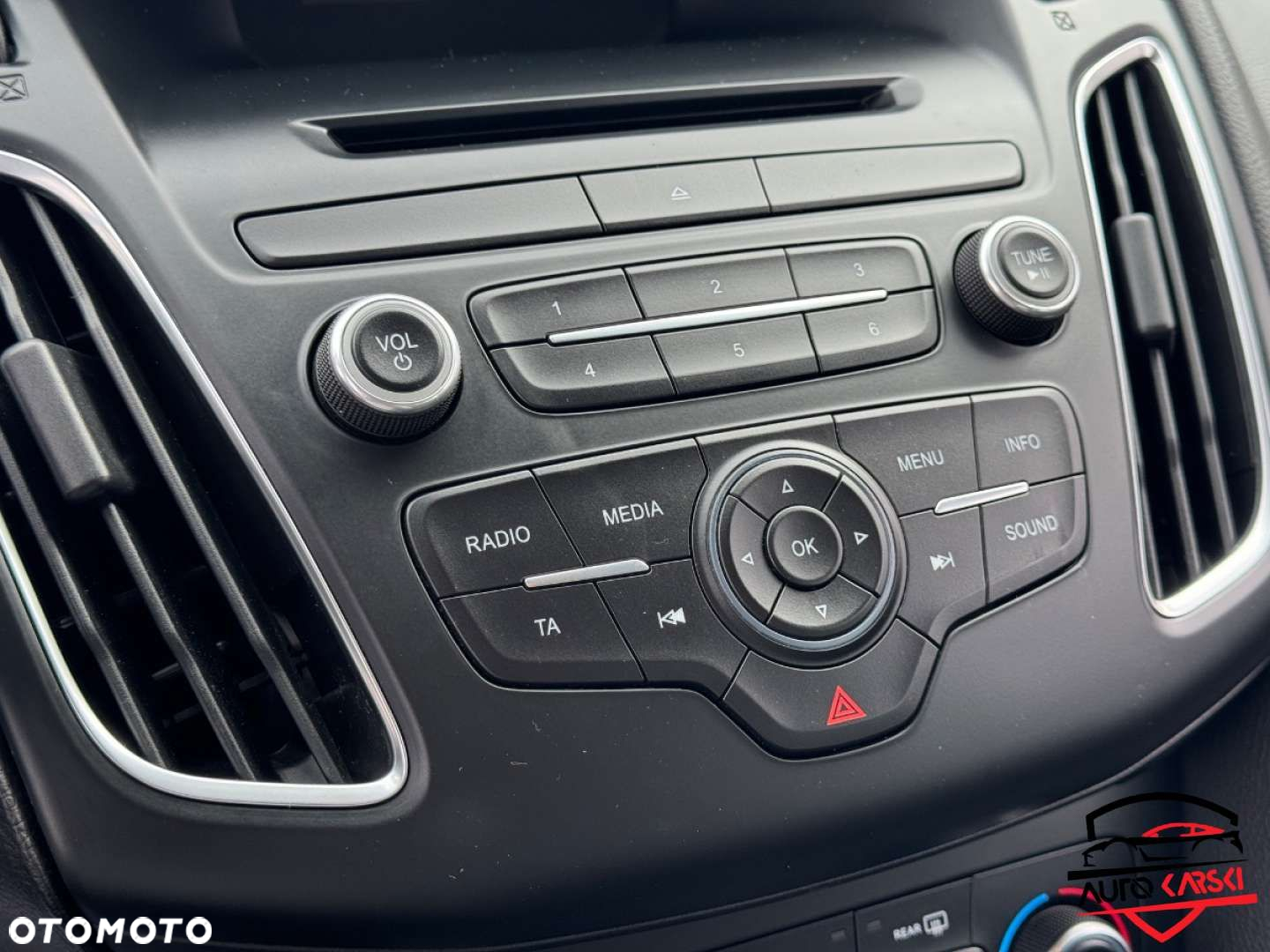 Ford Focus - 25