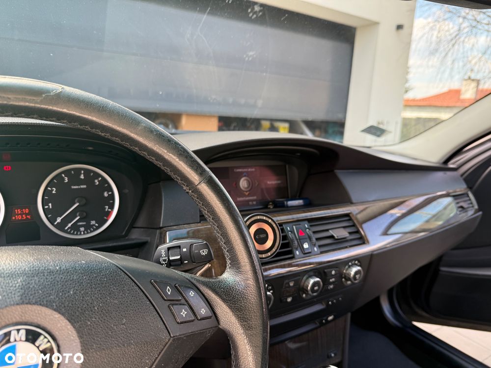 BMW Seria 5 525i - 11