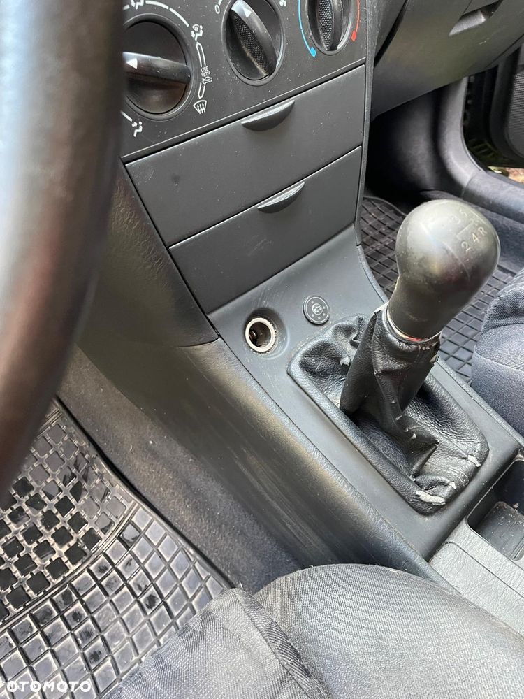 Toyota Corolla 1.4 VVT-i Base - 10