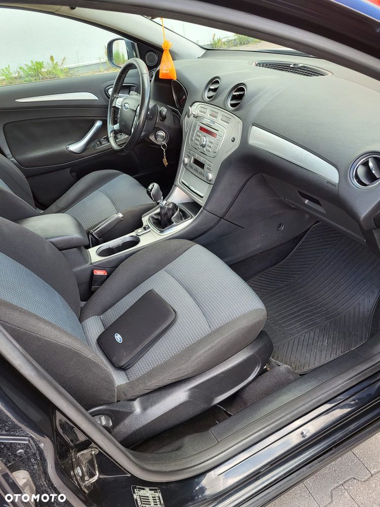 Ford Mondeo - 8