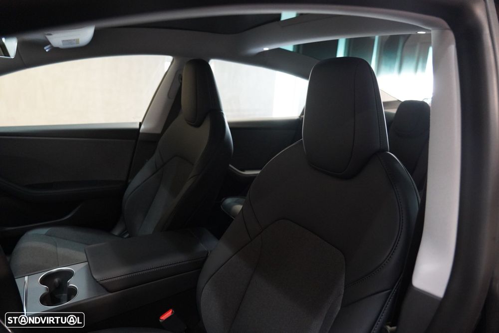 Tesla Model 3 - 29