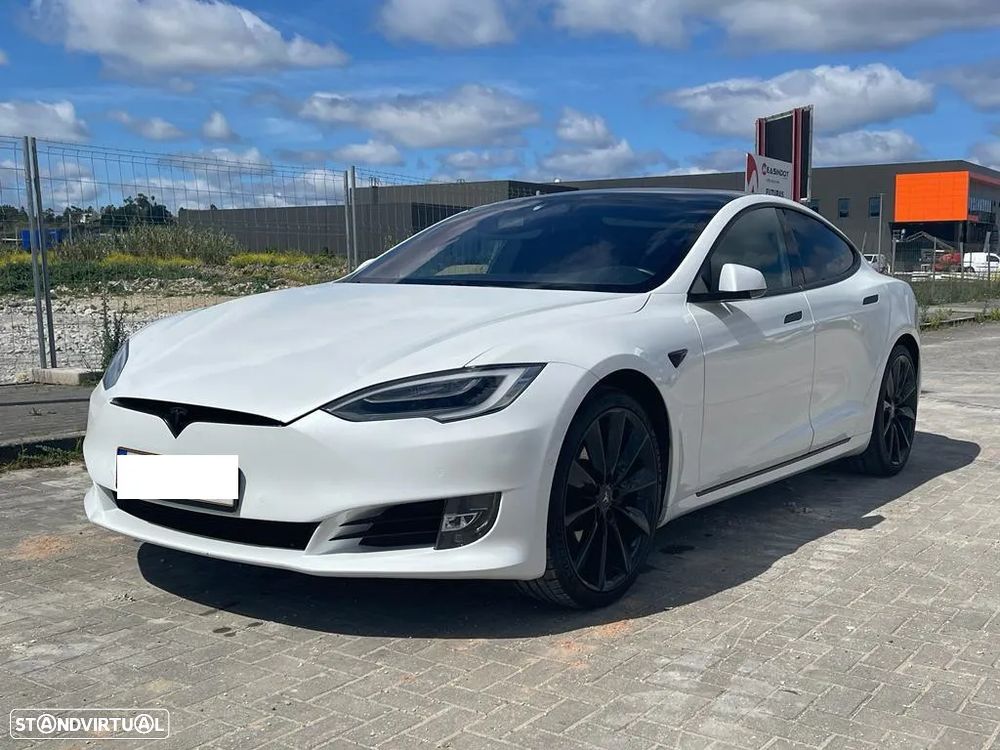 Tesla Model S Long Range - 1