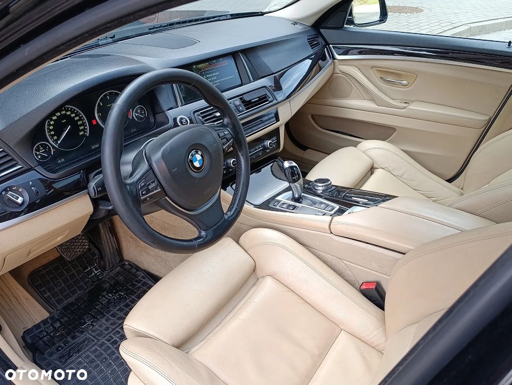 BMW Seria 5 520d Luxury Line - 12