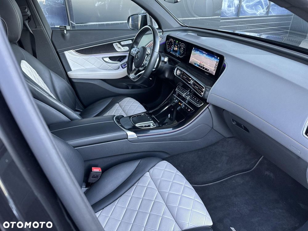 Mercedes-Benz EQC - 12