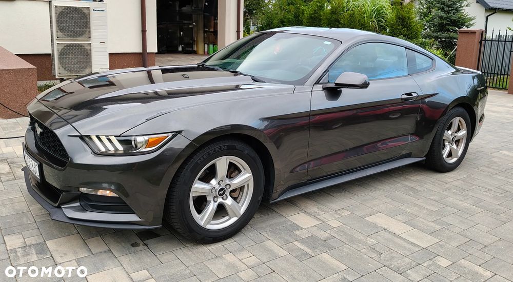 Ford Mustang - 4