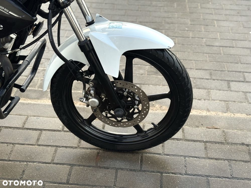 Yamaha YBR - 9