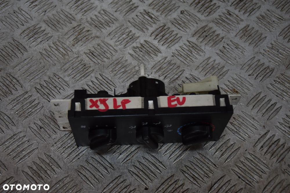 JEEP CHEROKEE XJ LF PANEL NAWIEWU EU - 2