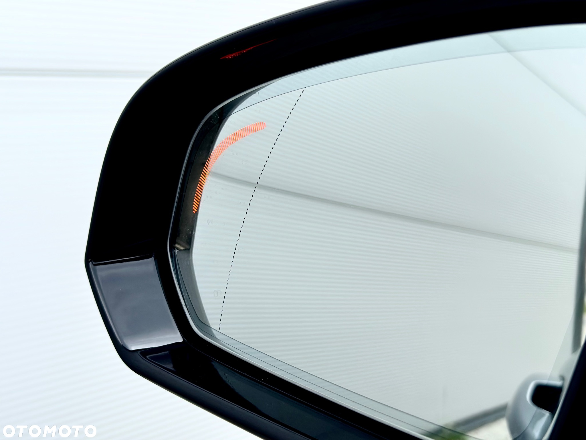 Volvo S60 T5 R-Design - 35