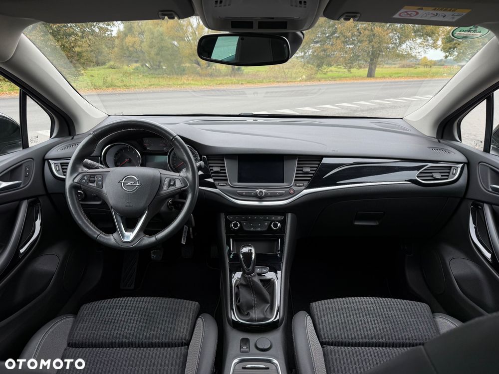 Opel Astra 1.2 T Elegance S&S - 23