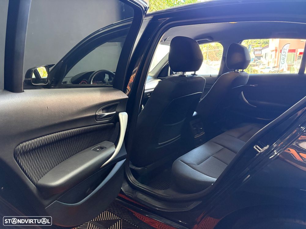 BMW 118 dA Line Sport - 34