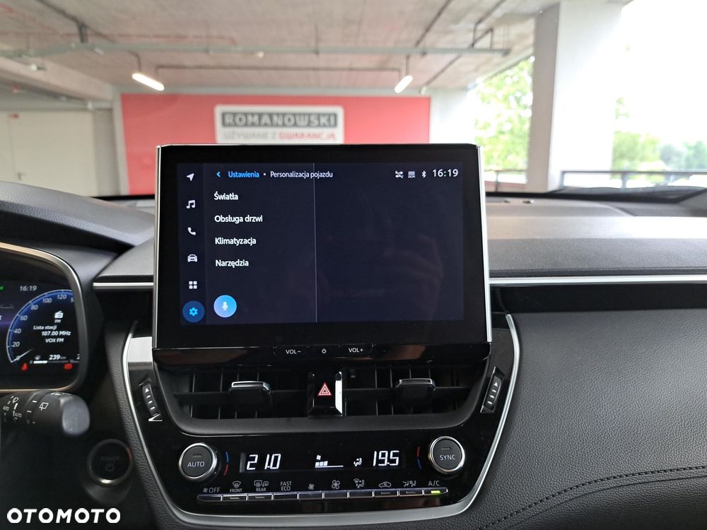 Toyota Corolla Cross - 15